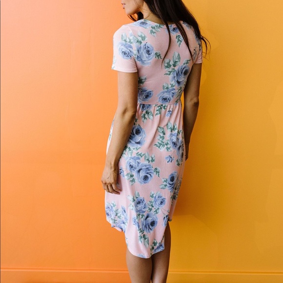 Feminine Floral Dress in Pink - Picture 7 of 11